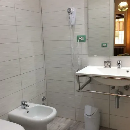 Bed & Breakfast Like Family House